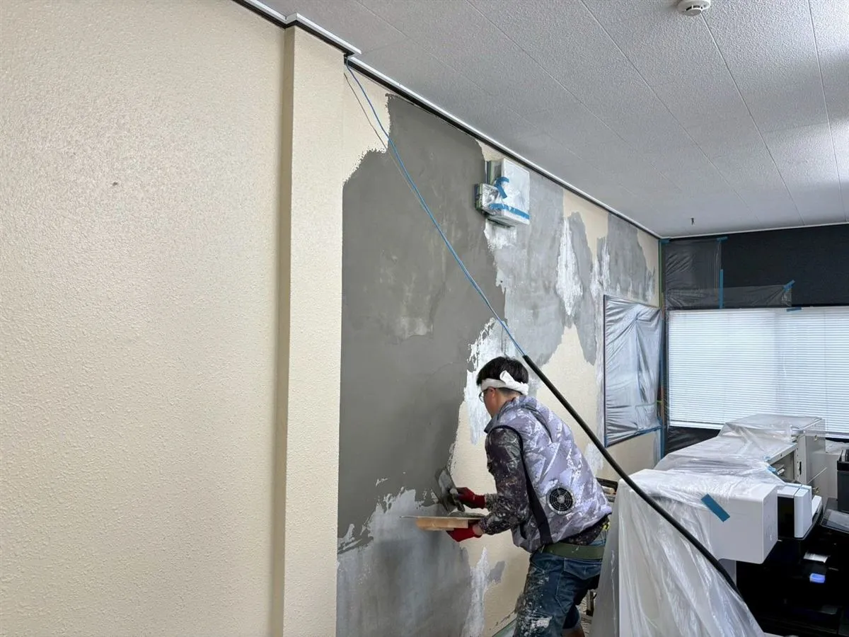 [加古川市]｜雨漏れによる塗膜剥離を補修し、内装塗装工事を施工しました！[M様事務所]