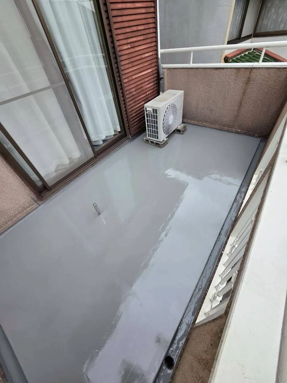 【西明石市】ベランダ防水工事｜塩ビシート防水の浮き・下地腐食をウレタン防水通気緩衝工法で解決【M様邸】